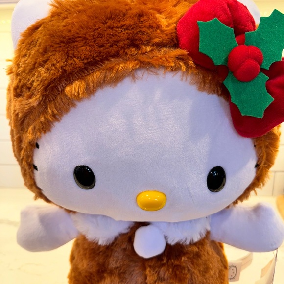 Hello Kitty Christmas Greeter - Picture 4 of 6